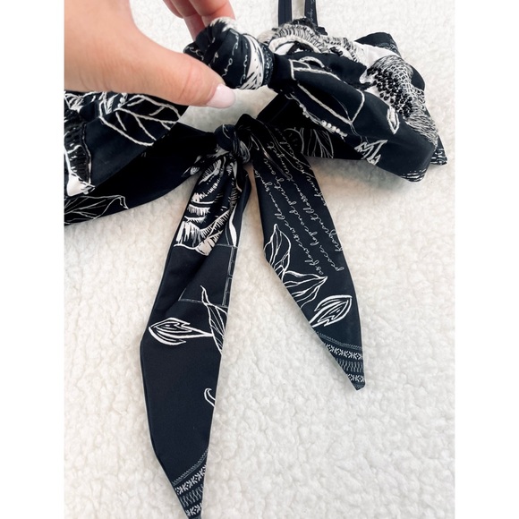 AGUA BENDITA • Lucille Thoughts Black/White Beaded Floral Bikini Top - Picture 8 of 15